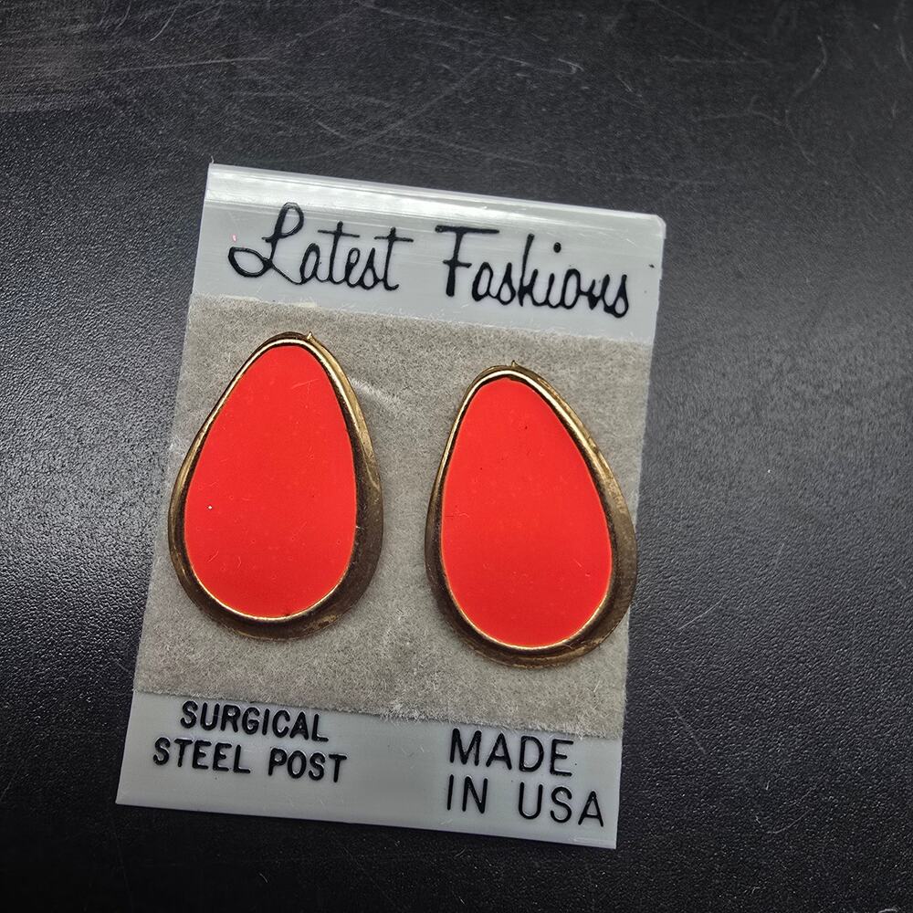 Red Enamel Gold Tone Tear Drop Earrings Pierced Studs Vintage NOS 1990s NWT